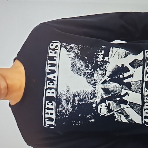 NWT Hybrid The Beatles Abbey Road Album Songs  Black Crewneck Sweater L - Picture 15 of 15